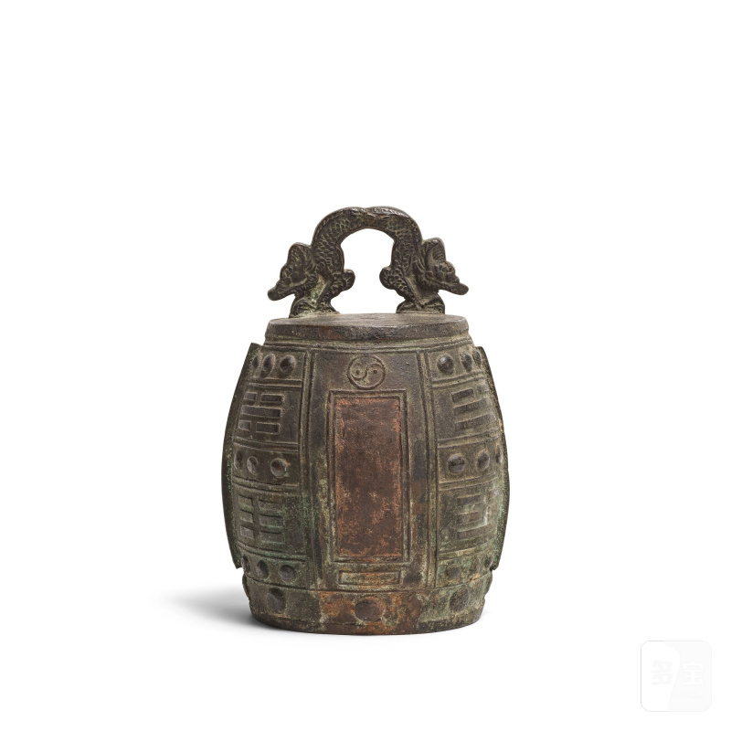 明 十七世紀 銅仿古八卦紋鐘 | PETITE CLOCHE ARCHAÏSANT EN BRONZE